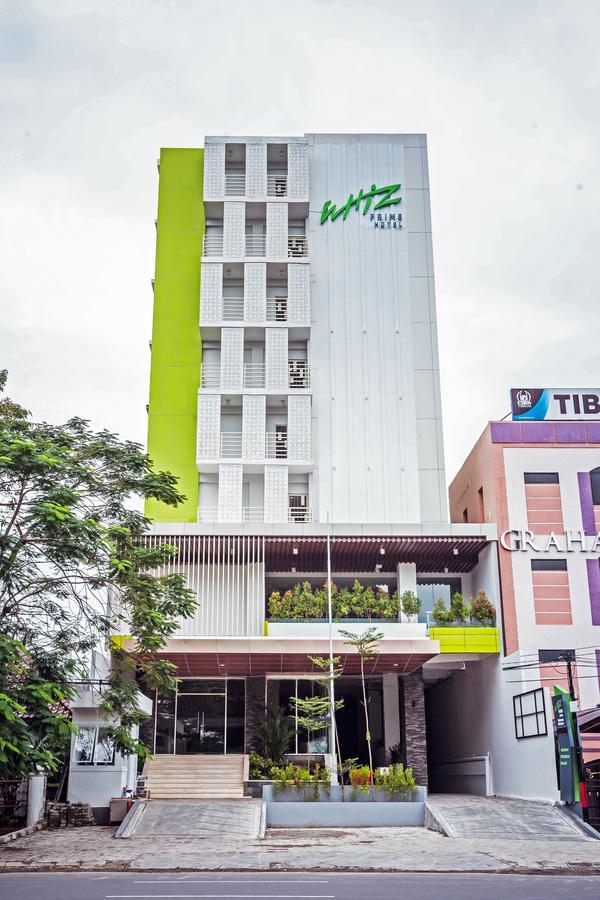 Whiz Prime Hotel Sudirman Makassar Exterior foto